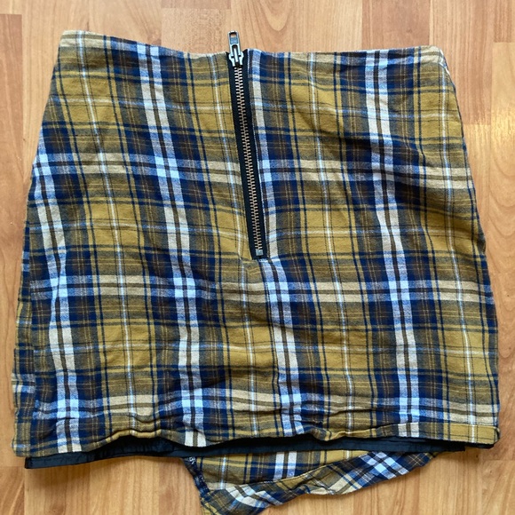 Plaid Grunge 00s Asymmetrical Mini Skirt - Picture 2 of 3